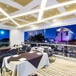 Fabhotel Prime Avenue